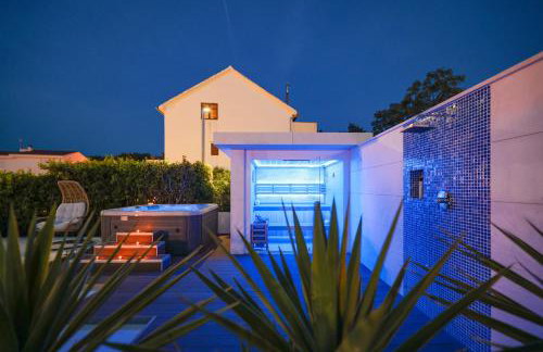 Villa Pino with Pool, Sauna & Jacuzzi - Foto 35