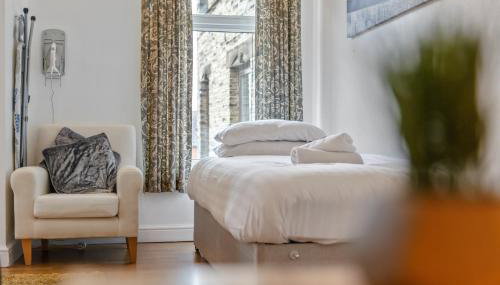 Contractors & Pets Welcome - Sleeps 1-4, less than 1 mile from M606, Ideal for Longer Stays - Foto 5