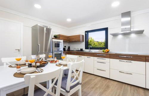 Villa Celestina lujo y piscina climatizada en plena naturaleza - Foto 35