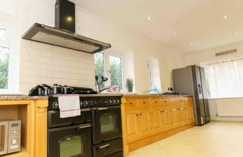 5 bedroom 3 bathroom house - Lyne Chertsey - Foto 26