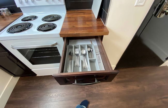 Brand New 1 Br 1 Bath Close To All Walkable - Photo 2