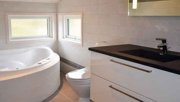 6 Person Holiday Home in Henne - Photo 3, Spa treatment