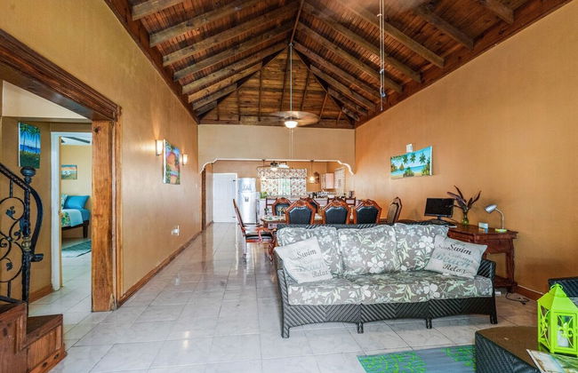 YanceyLargo-6BR Two-Story Estate w/Mountain Views by RedAwning - Foto 18