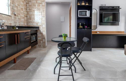 Studio completo com ar, garagem e varanda espaçosa - Ideal para 3 pessoas - Foto 19