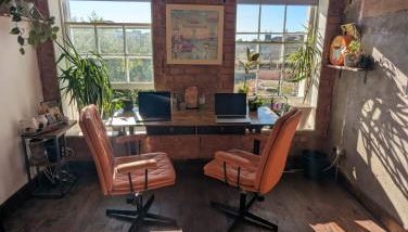 Creative Warehouse Conversion & Plant Haven - Foto 4