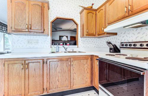 Solberg Lake House Dock, Deck and Stunning Views! - Foto 8