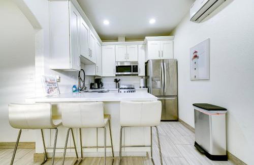 Stylish Modern Home, AC, Parking & Near FWYs - Foto 3