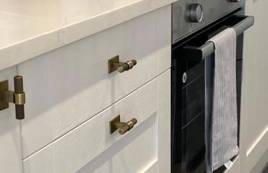 The Pelican Room-converted Cart Lodge near airport - Photo 17