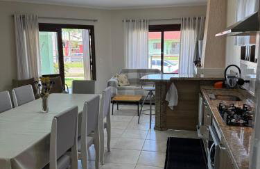 Excelente CASA 2 quadras do mar - Foto 17