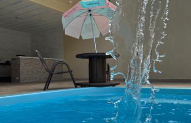 Casa de temporada em Lindoia - Com piscina e churrasqueira - Foto 2