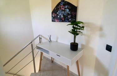 The White Villa - Photo 6