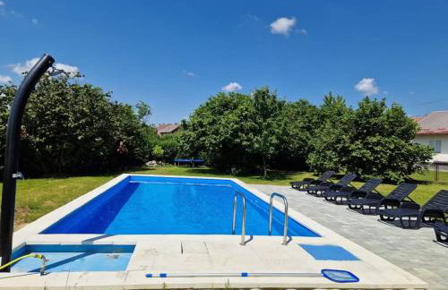 Holiday Home Dugo Selo M&A - Five Bedroom Holiday Home with Terrace - Foto 20