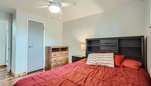 Vaulted Ceilings, Natural Light Apt near Olde Town - Photo 5