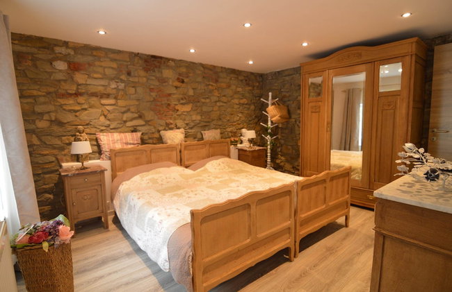 Stylish Stay Near Forest - Photo 21