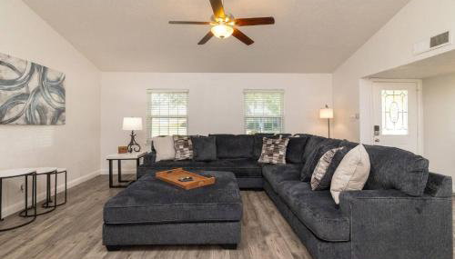 Private Pool - Game Room - Backyard TV - Fenced Yard - Foto 1