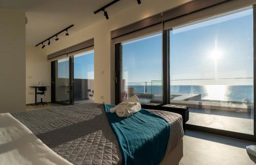 Sun and Sea Apartment - Beachfront, 2 Bedrooms with Sea View & Garden - Photo 35