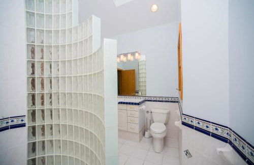 Crystal Lake Hillside with Private Sandy Beach - Foto 33