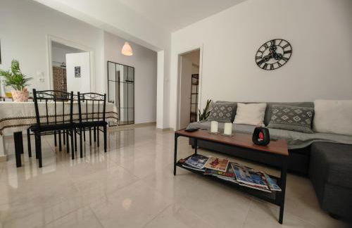 Leo's & Xerxes' place in the Heart of Rhodes - Photo 48