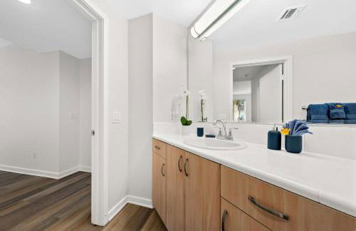 The Turquoise Lounge - Chic 2BR Beach view Pool, Sauna - Foto 29