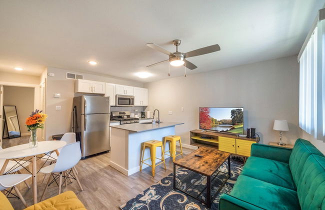 Stylish 1BR Near UT Brentwood Evonify - Foto 1