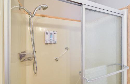 La Grange Home with Covered Patio and Gas Grill! - Foto 14