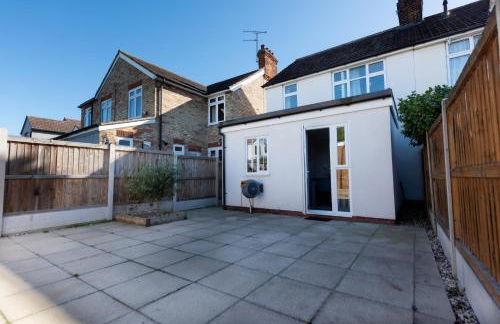 4 Bedroom Home - Contractor Ready - 2 Mins to Town CM7 - Foto 66