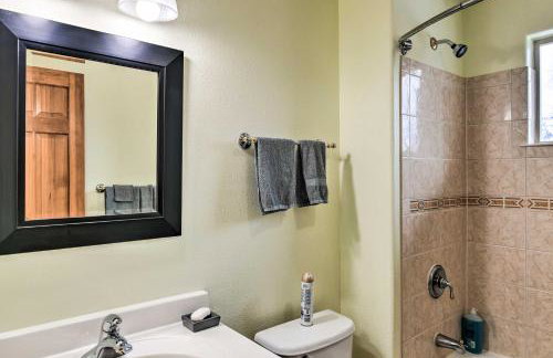 Alaskan Mountain Gem with Private Hot Tub and Gym! - Foto 15