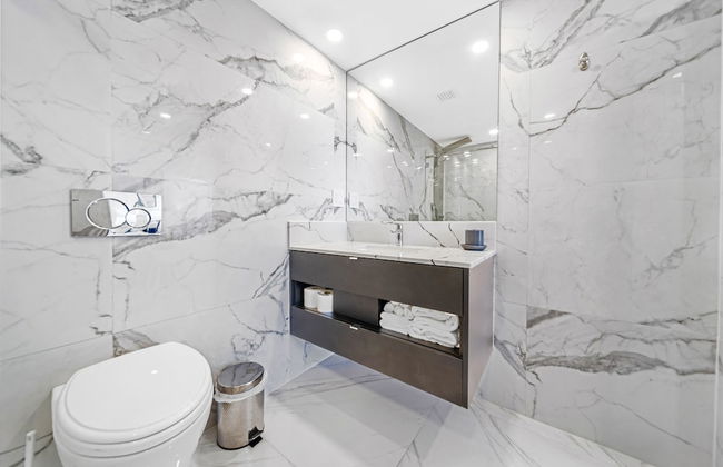 Modern Apartments Biscayne Bay - Photo 34