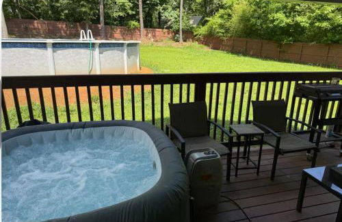 The Soak Haus Hot Tub Retreat 25 Min to ATL - Foto 8