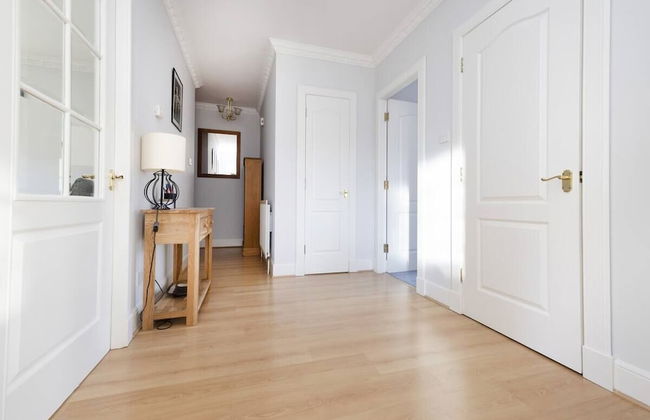 Modern Flat with Free Parking - Foto 3