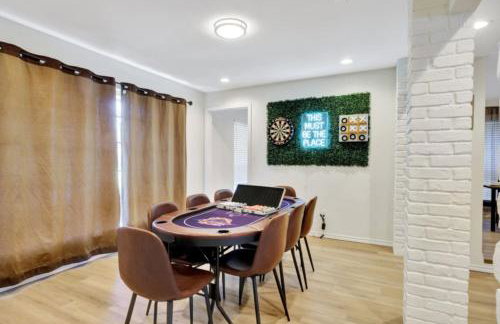 City Gem 4BR with POOL Sleeps 8 - Foto 14