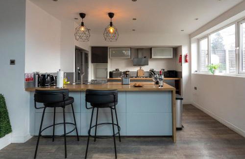 Brand New 5 Bed Home With Snooker Table, Wolverhampton - Foto 9