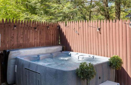 Mountain Oasis Hot Tub Game Room Fire Pit - Foto 2