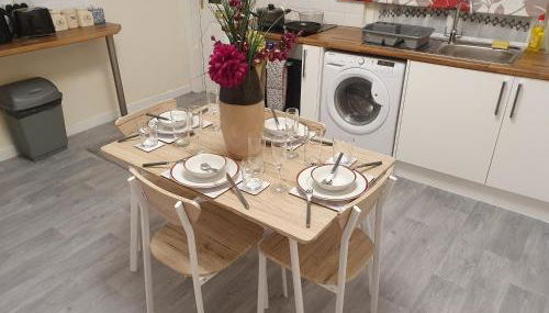 king Bed Premium luxury suite + Free Parking + Free Fast WiFi - Foto 5