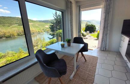Ferienwohnung Märchenhain am Mittelrhein - Top-Lage mit Rheinblick, Terrasse & Garten, 2 Schlafzimmer und 2 Bäder - Foto 1