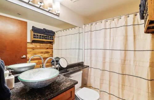 Lakefront Loft - Walk 2 First Energy x Progressive - Foto 26