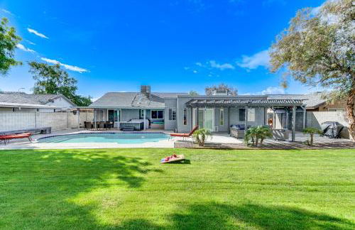 Near Spring Training! Peoria Gem with Pool and Hot Tub - Foto 33