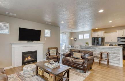 Old Mill Getaway by Avantstay Private Backyard w/ Hot Tub - Foto 10