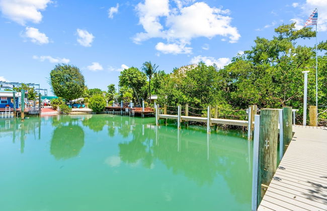 Paradise Point Pool Dock Lounges BBQ - Foto 48