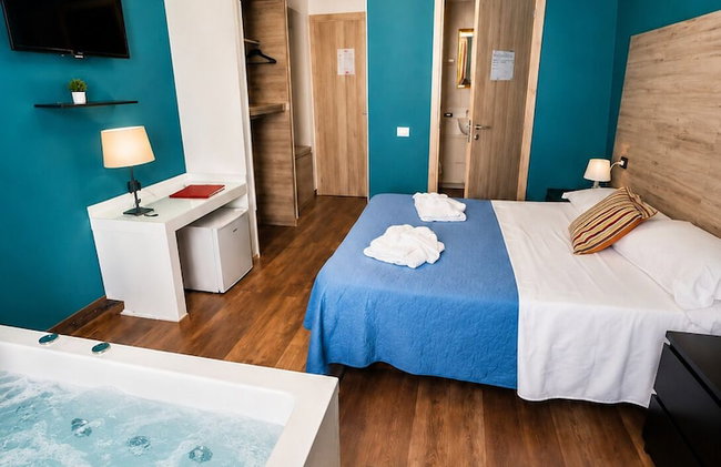 Royalty room spa - Photo 20
