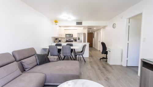 Bass & Sun Condominium 2/2 Bedroom - Photo 3