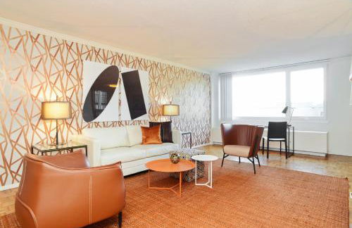 Furnished Quarters at Longfellow - Photo 2