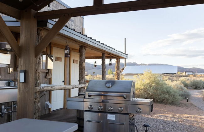 Cozy Glamping Retreat Between Zion & Bryce Canyon - Photo 21