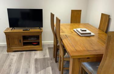 Lovely, Sleeps 8, Cafe Bars, Central Formby - Foto 4