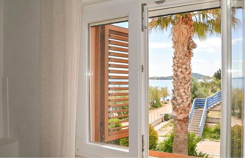 1 Bedroom Stunning Apartment In Nevidane - Foto 11