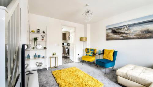 2-Bedroom Holiday Home With Private Garden & Parking - Foto 1