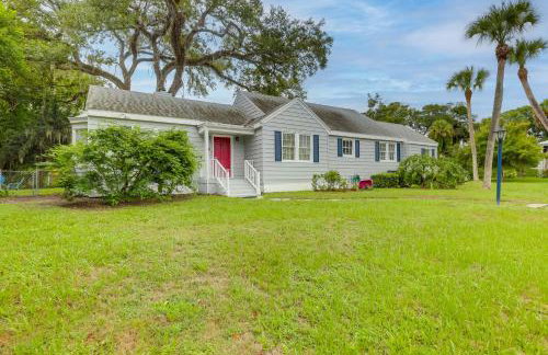 4 Mi to Jetty Park Beach! Family Home with Game Room - Foto 30