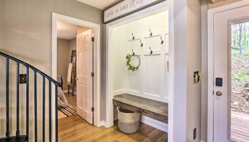 Serene Hideaway with Views, 1 Mi to Hike and Ski! - Foto 4