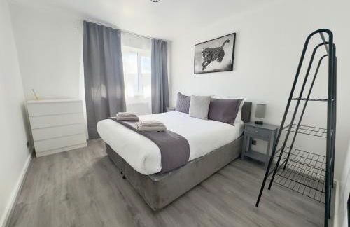 The Cozy Hideaway - 2 Bedroom apartment with garden in Orpington with free Parking - Photo 5