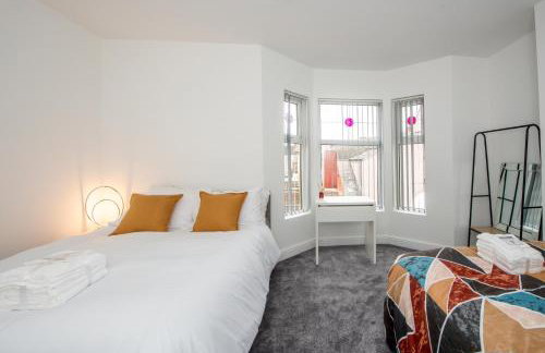 Modern 4 Bedroom House Sleeps 10 Free Parking Liverpool - Foto 73
